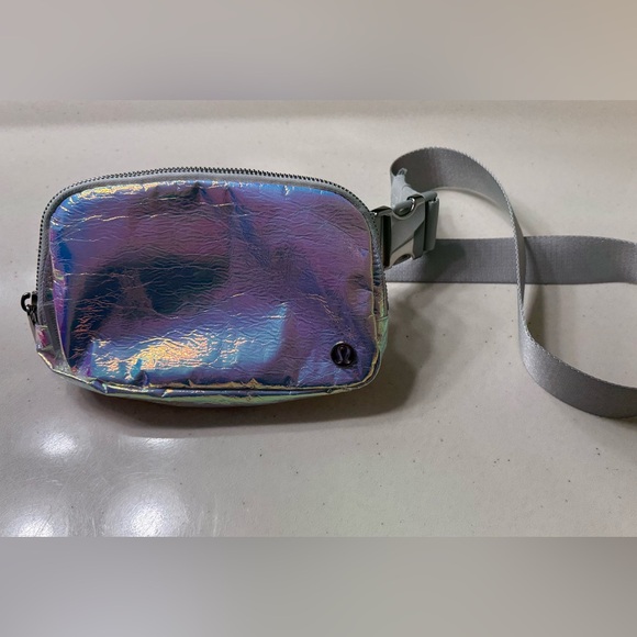 Lululemon Athletica Holographic Crossbody/waist bag/fanny back - Picture 2 of 9